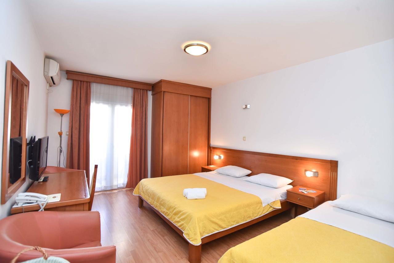 Hotel Mena